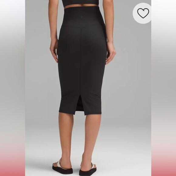 Lululemon Women's Nulu Slim Fit High Rise Black Skirt Size 6 Excellent Condition - Picture 3 of 9